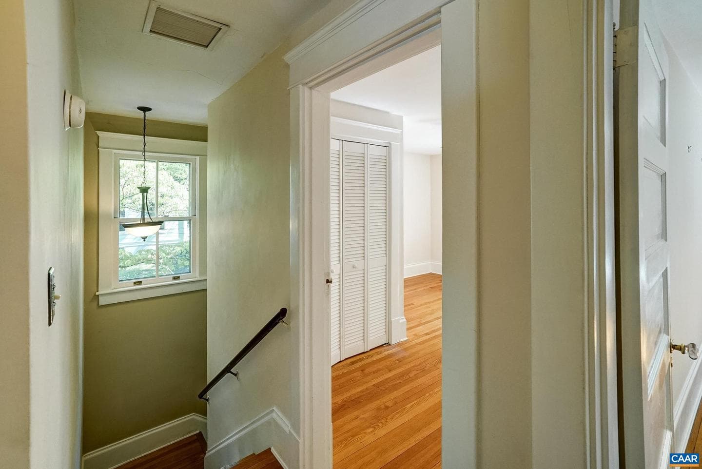 2425 Jefferson Park Ave photo 37