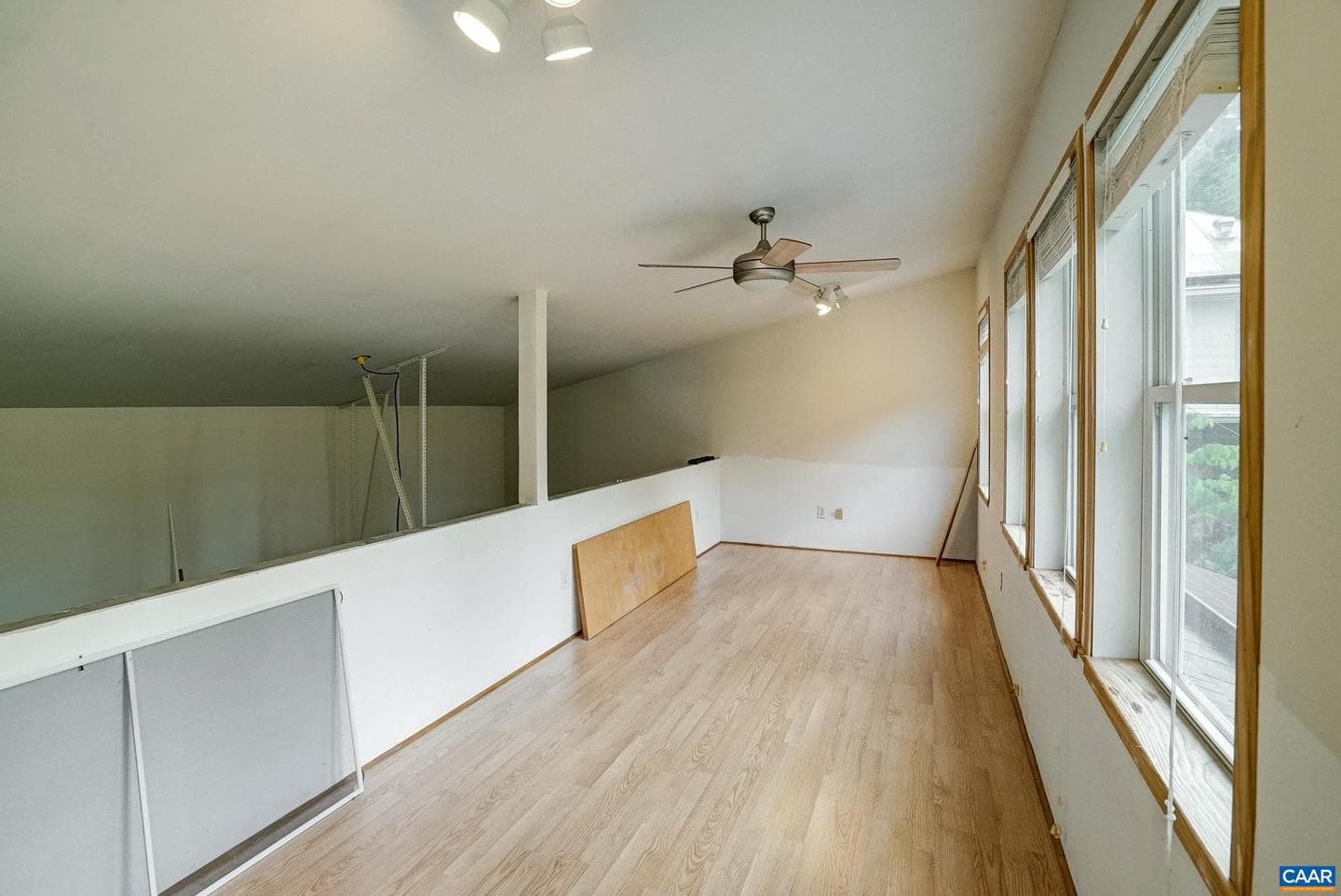 2425 Jefferson Park Ave photo 46