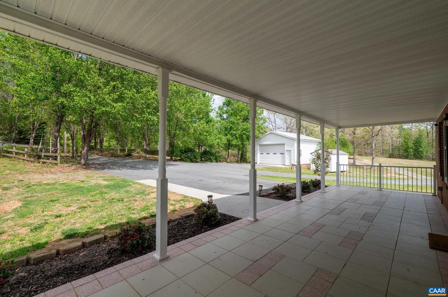 4973 Richmond Rd photo 5