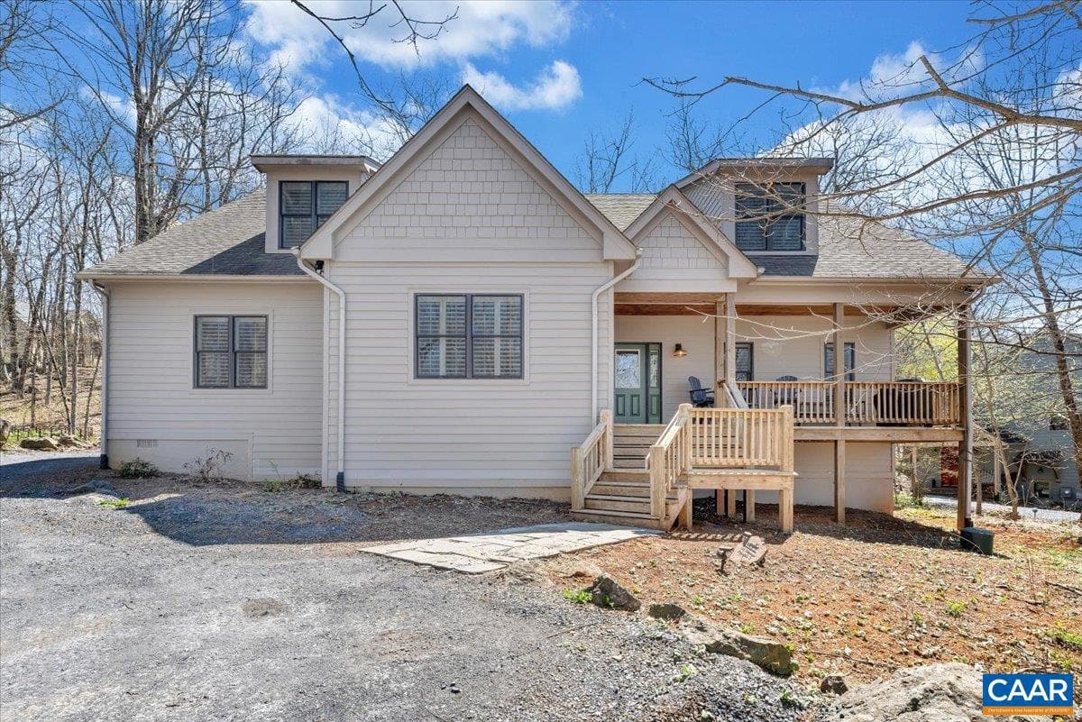 115 Hemlock Dr photo 2
