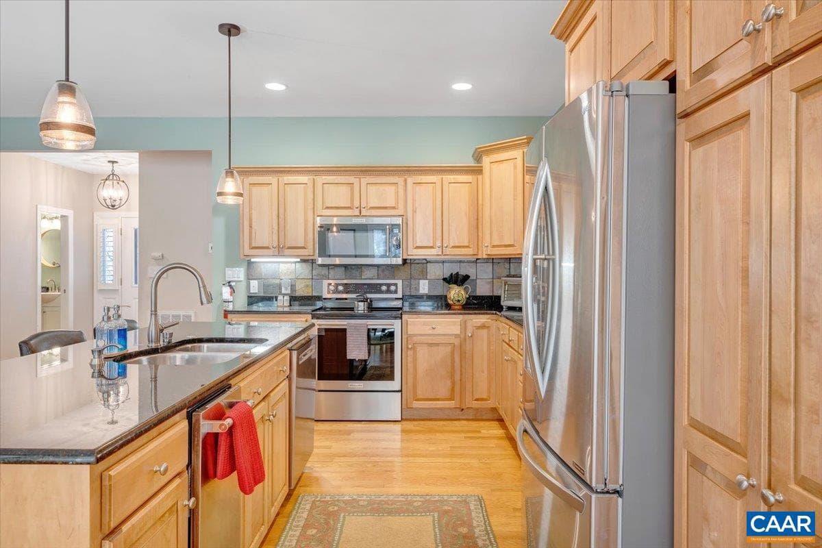 115 Hemlock Dr photo 21