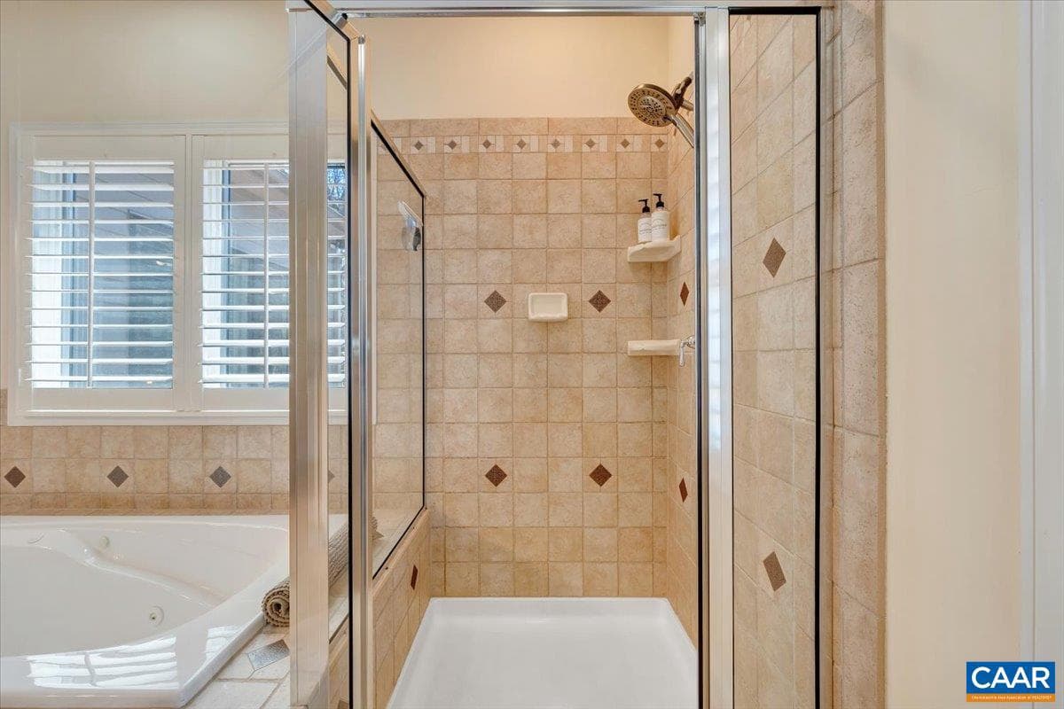 115 Hemlock Dr photo 27