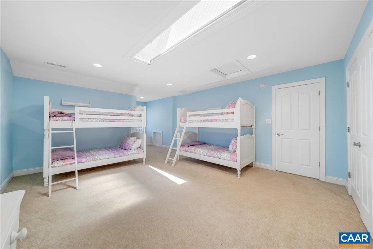 115 Hemlock Dr photo 45