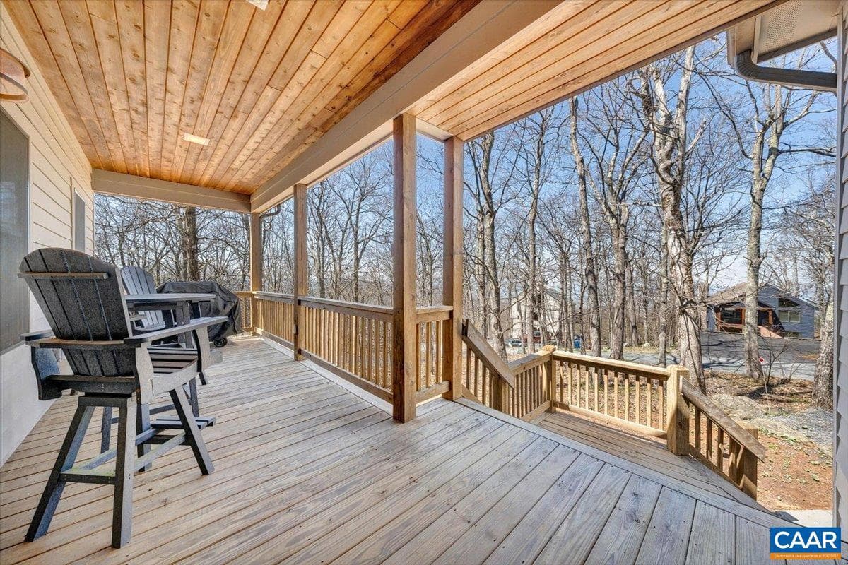 115 Hemlock Dr photo 6