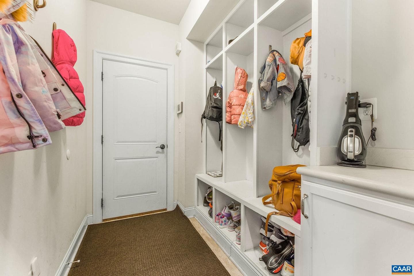 1630 Victor Pl photo 33