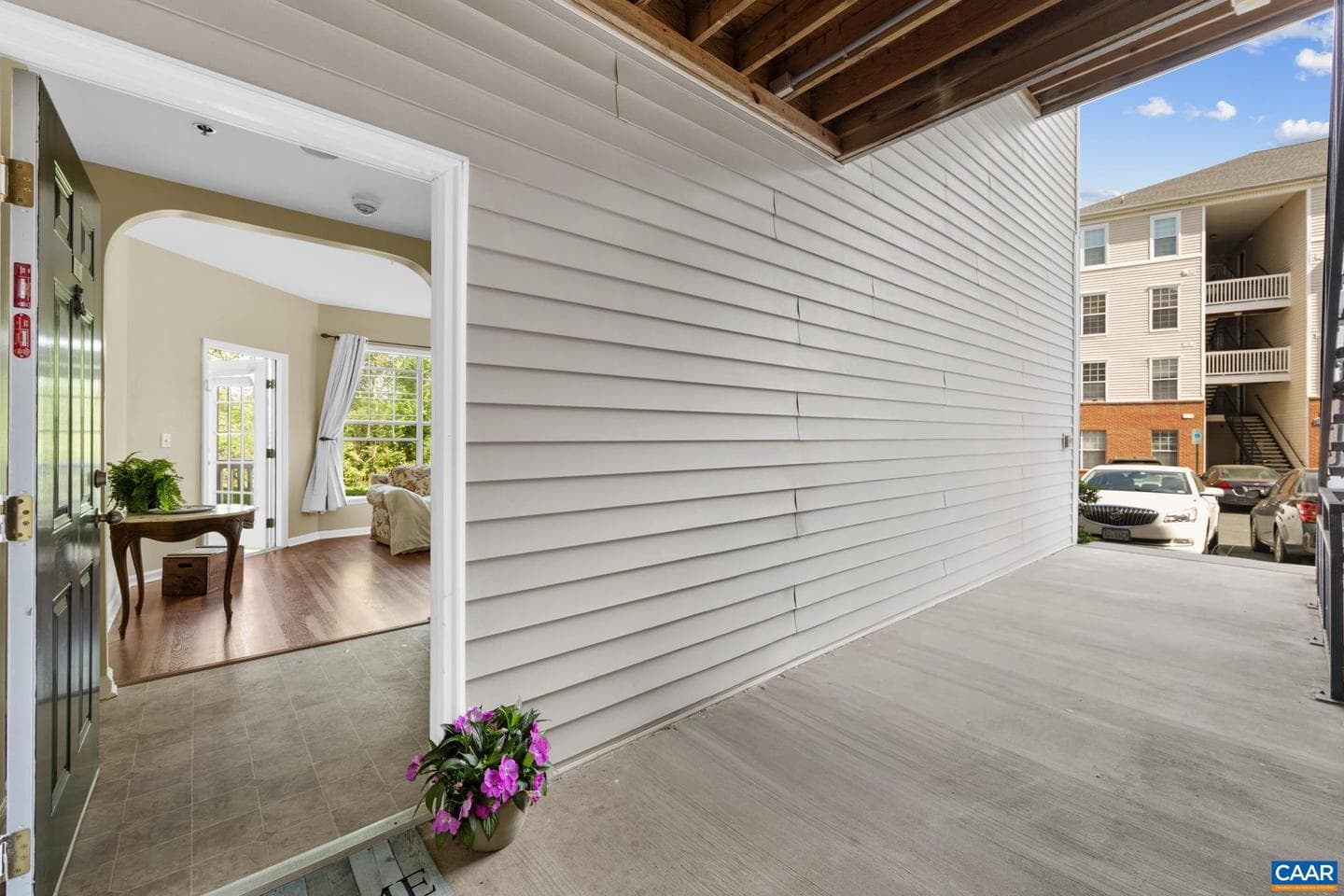 300 Riverbend Dr #1f, Charlottesville