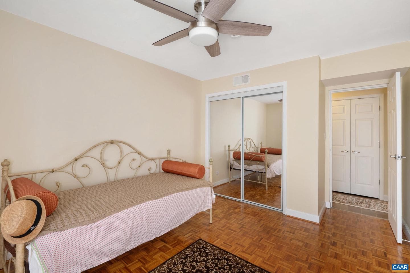 1800 Jefferson Park Ave #54 photo 18