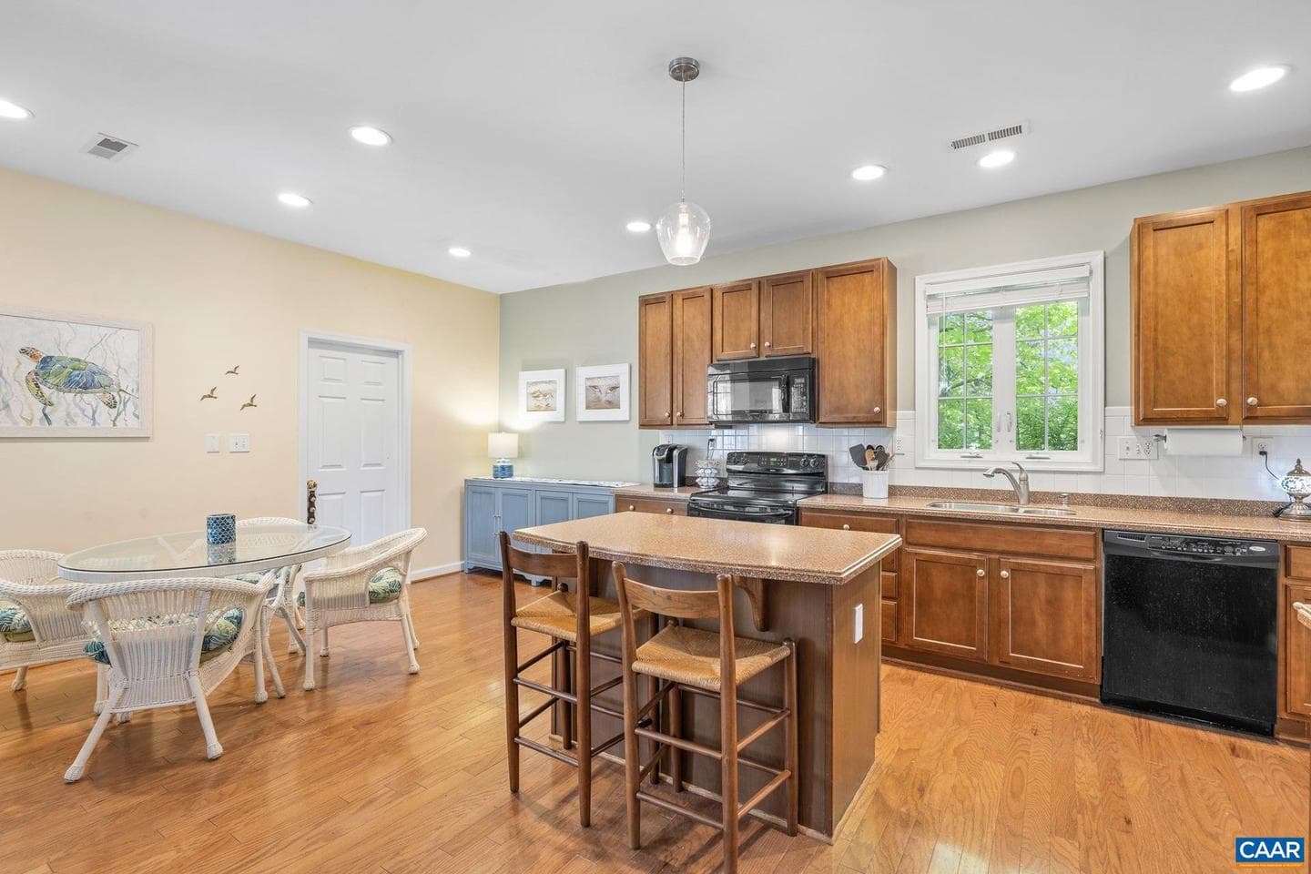 163 Saint Andrews St photo 12