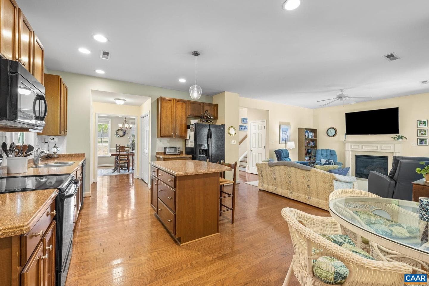 163 Saint Andrews St photo 14