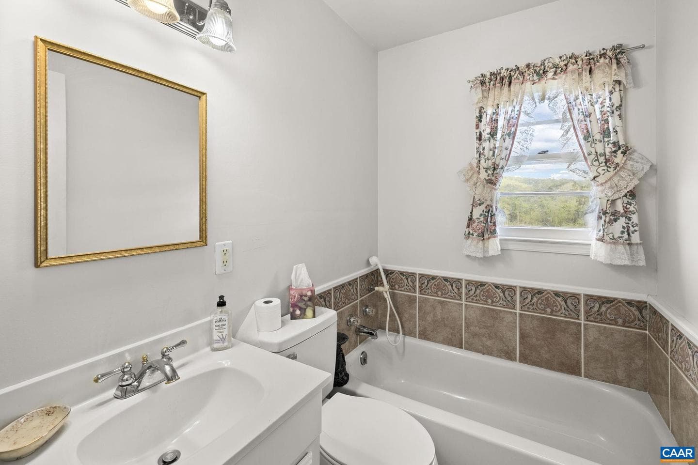 18188 Lovers Ln photo 10