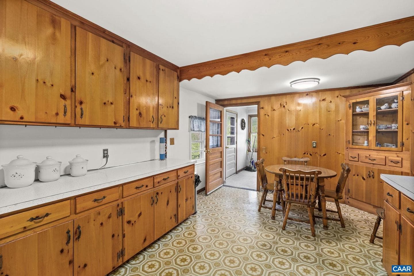 18188 Lovers Ln photo 3