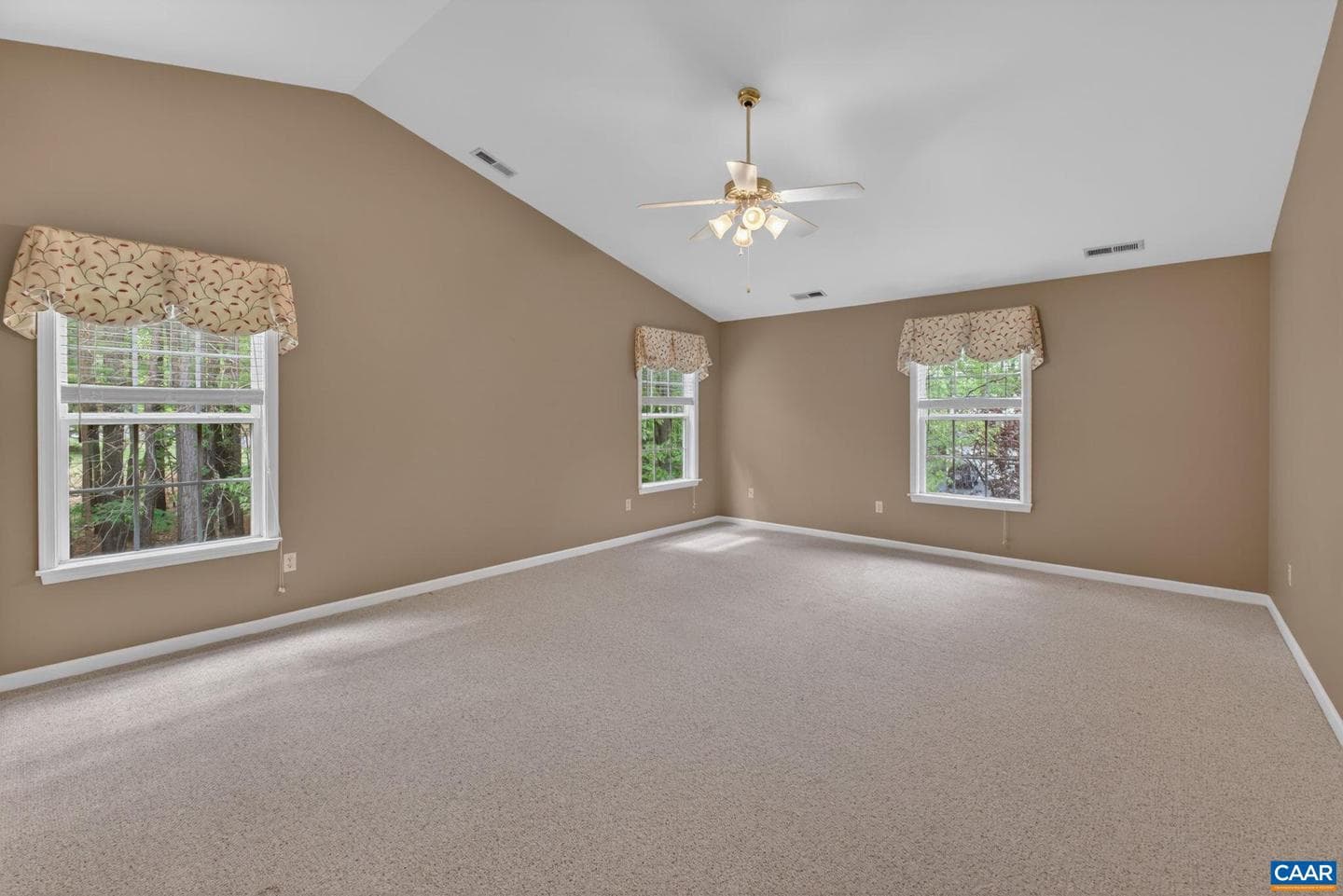 154 White Cedar Rd photo 28