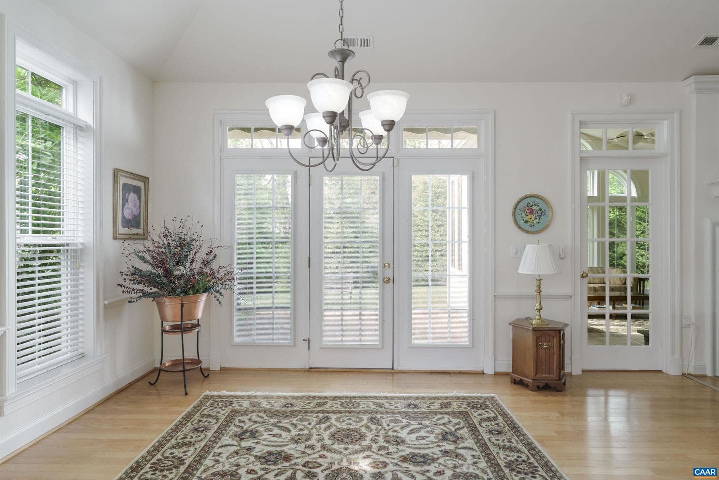 5527 Stonegate Ln photo 10