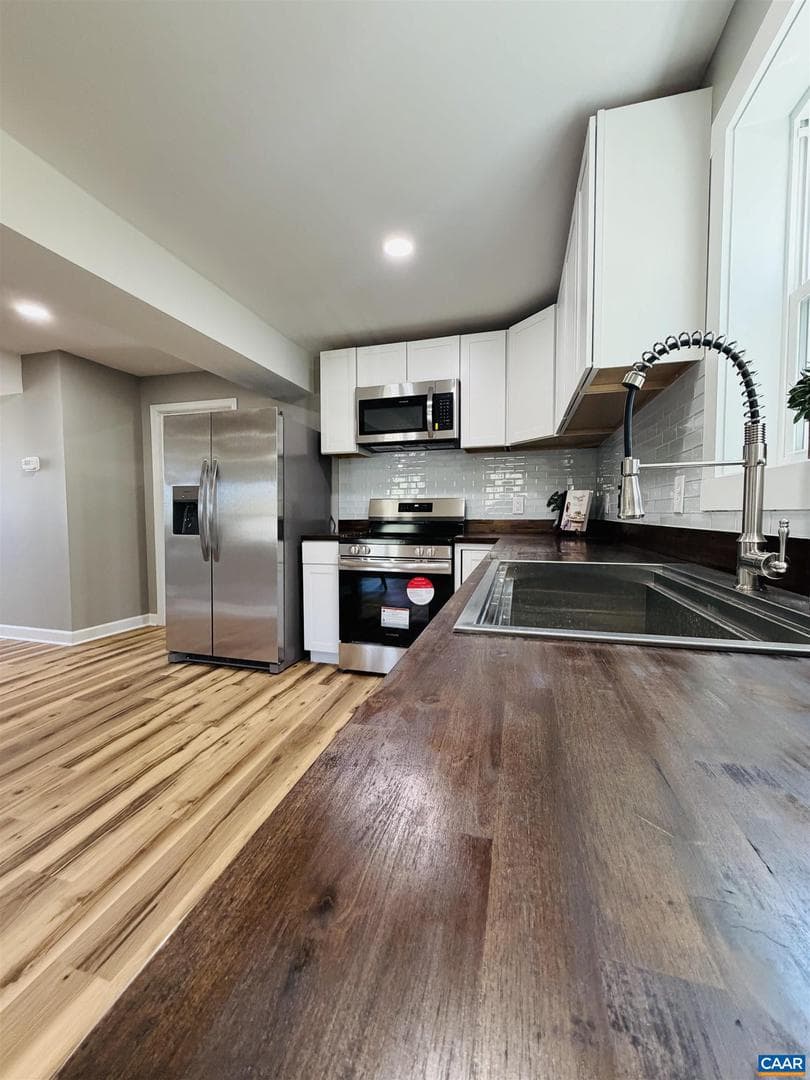 427 Montgomery Ave photo 17