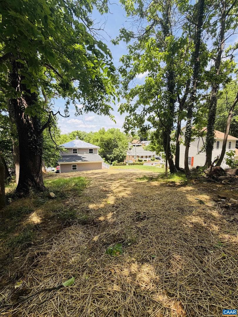 427 Montgomery Ave photo 6