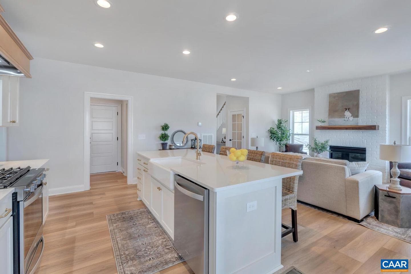 89 Renee Ln photo 5