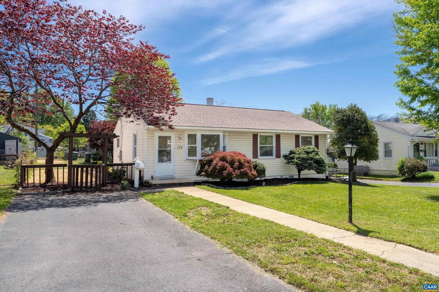 124 James Ave photo 2