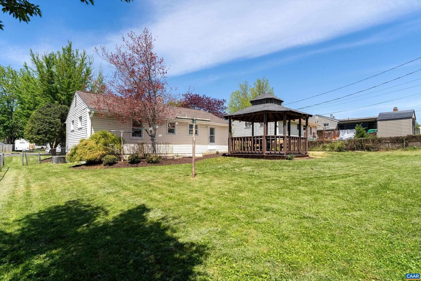 124 James Ave photo 28