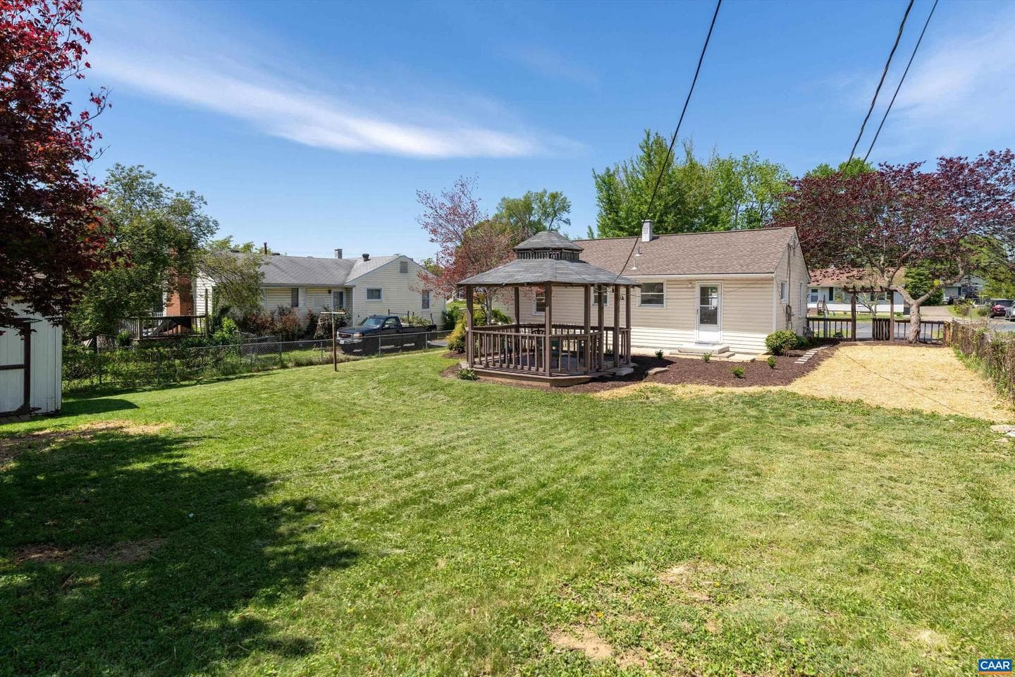 124 James Ave photo 29