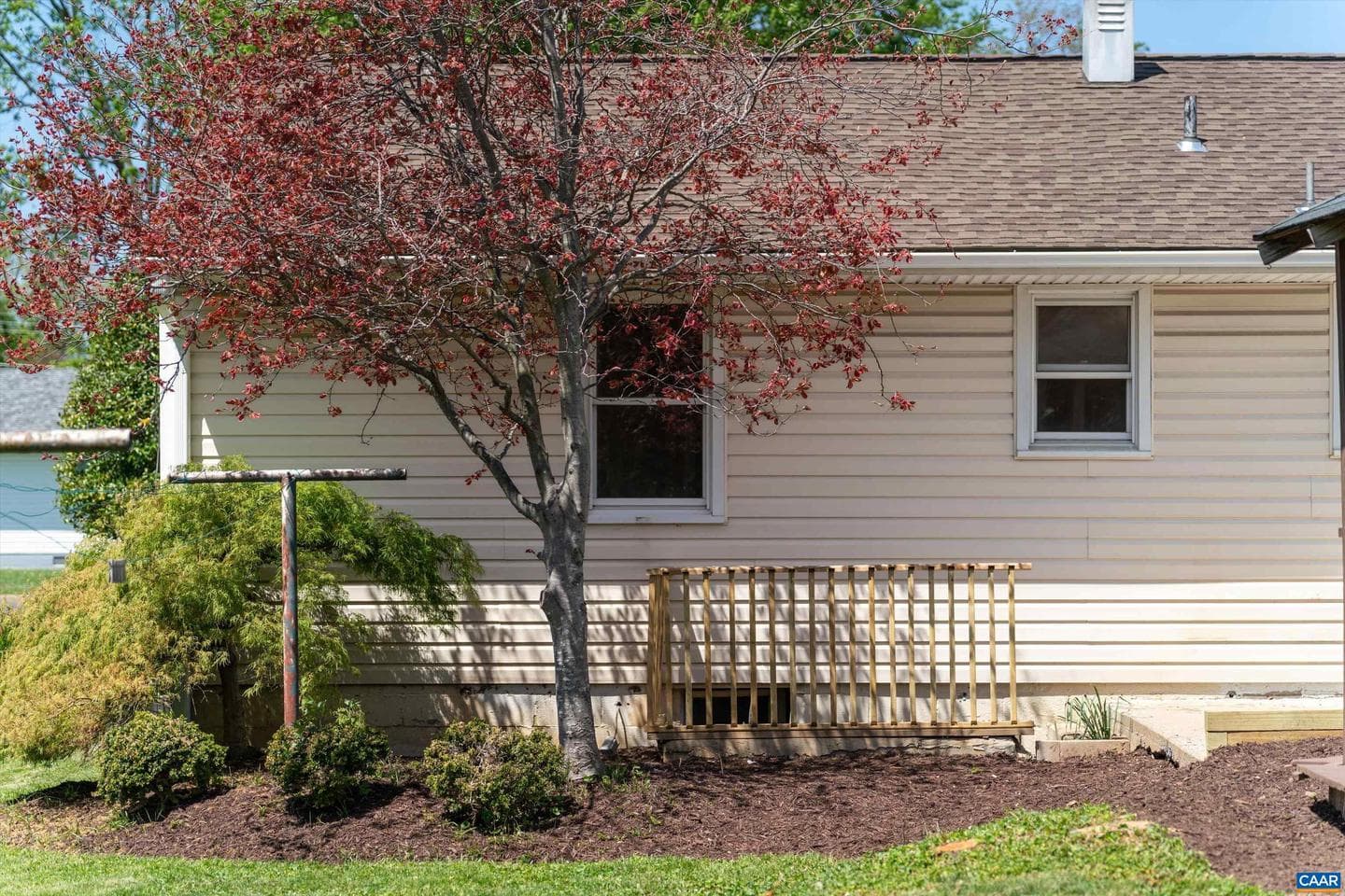124 James Ave photo 33