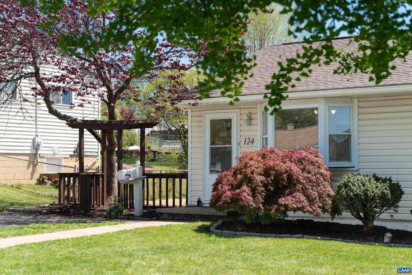 124 James Ave photo 5