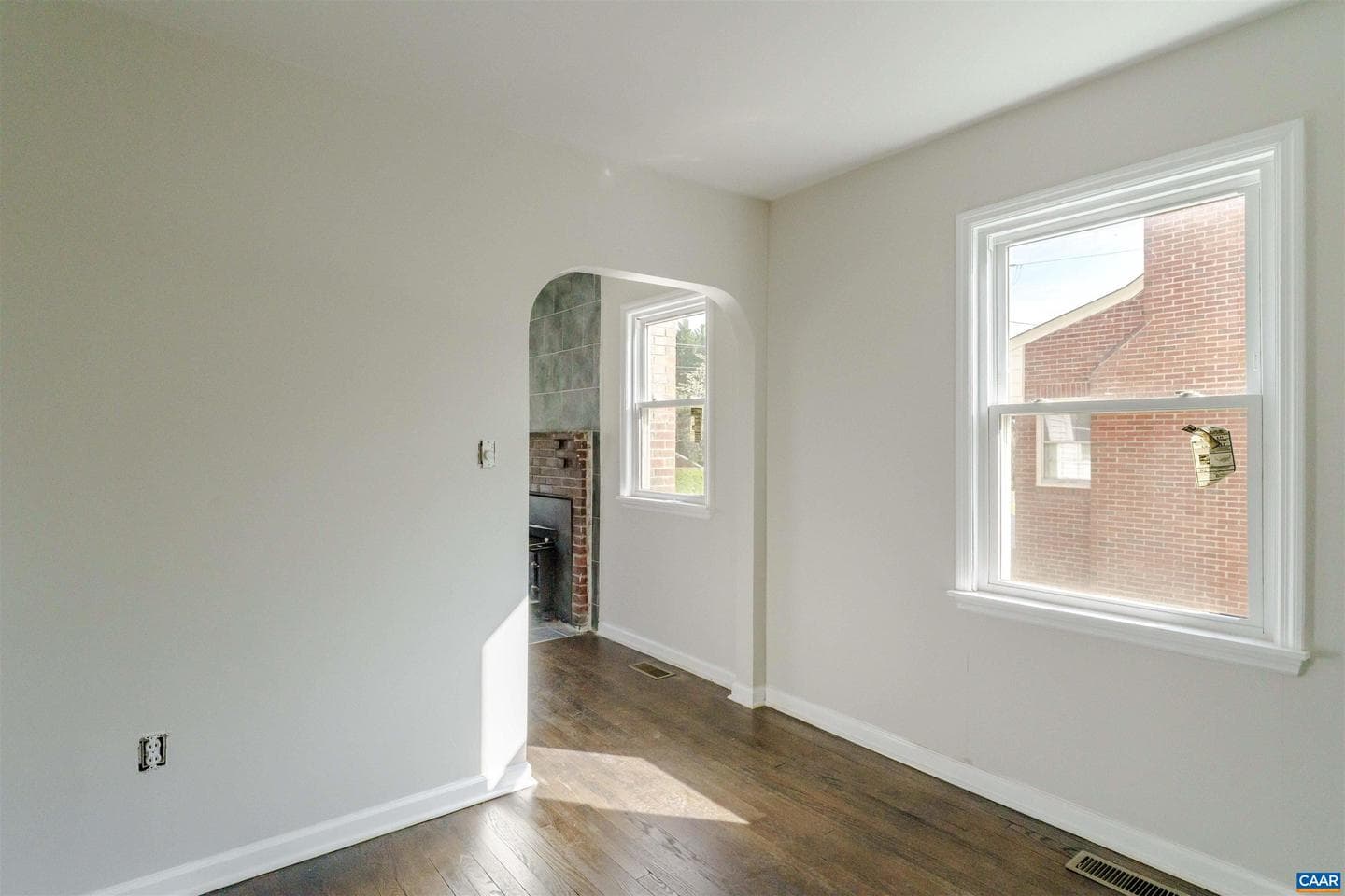 1116 Locust Ave photo 7