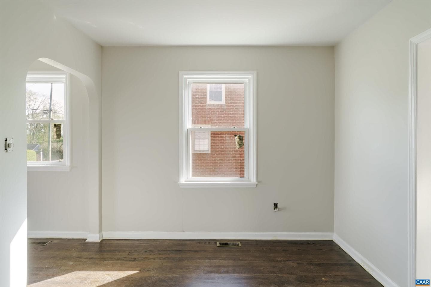 1116 Locust Ave photo 9