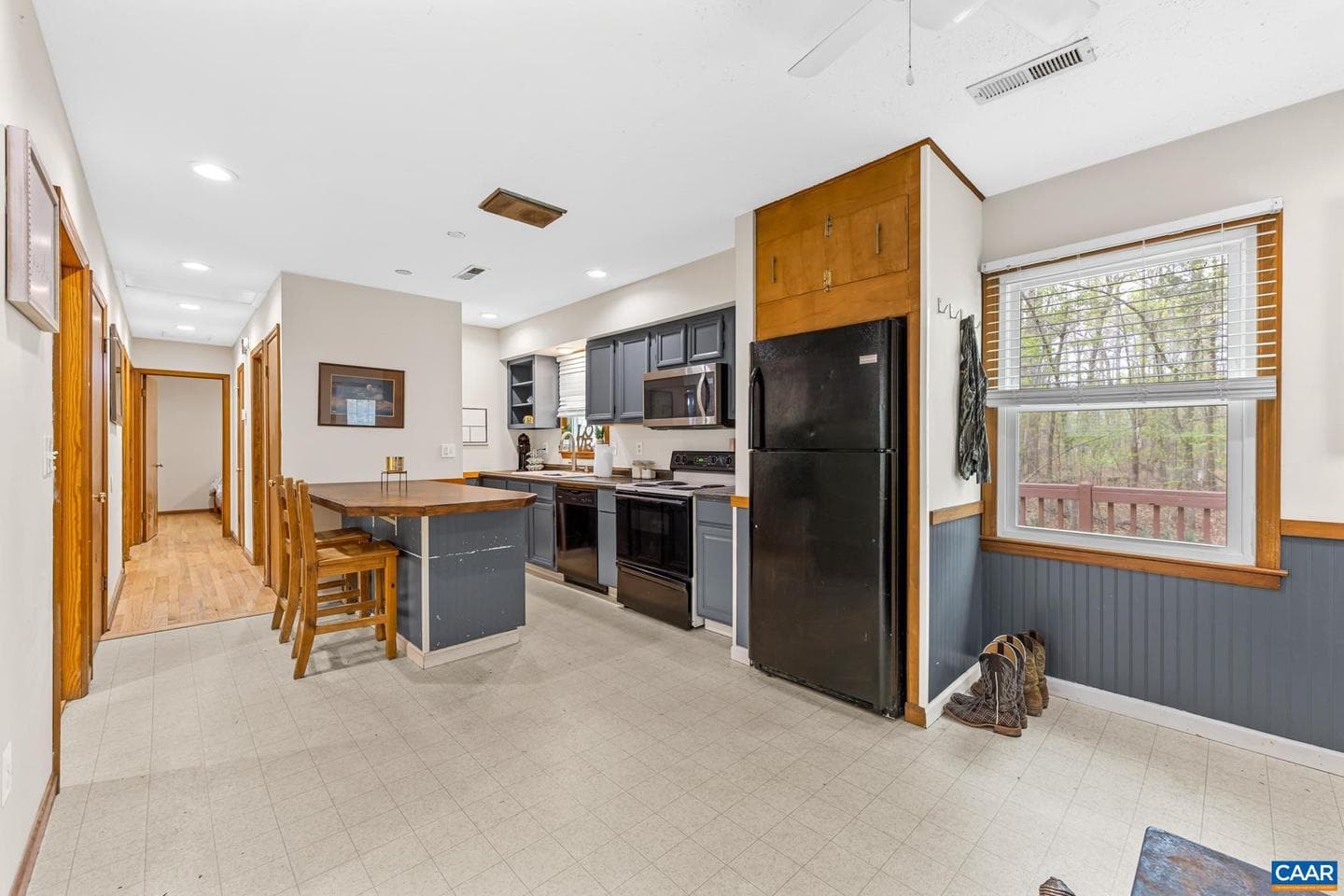 4586 Spotswood Trl photo 13