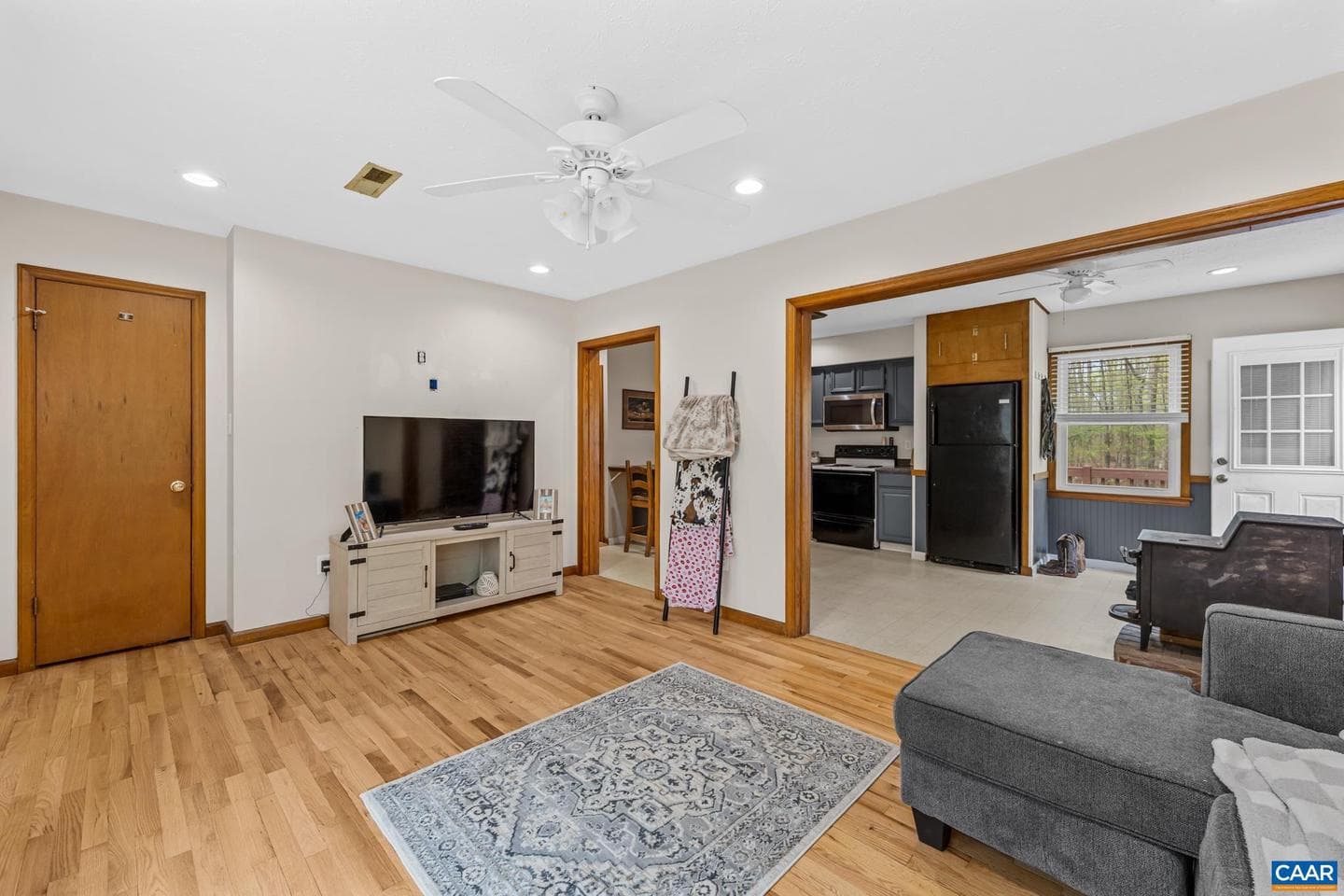 4586 Spotswood Trl photo 17