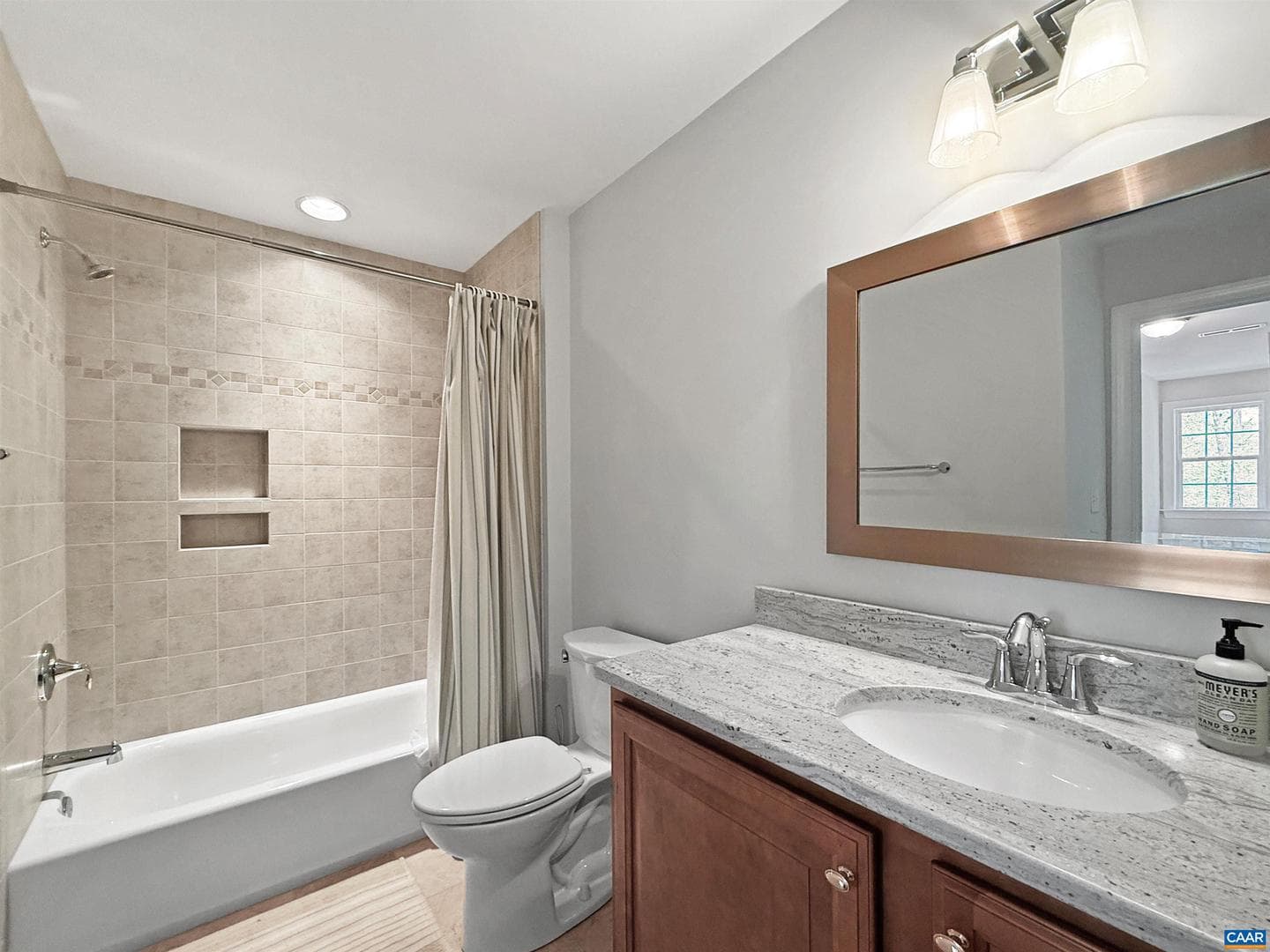1025 E Pelham Dr photo 34