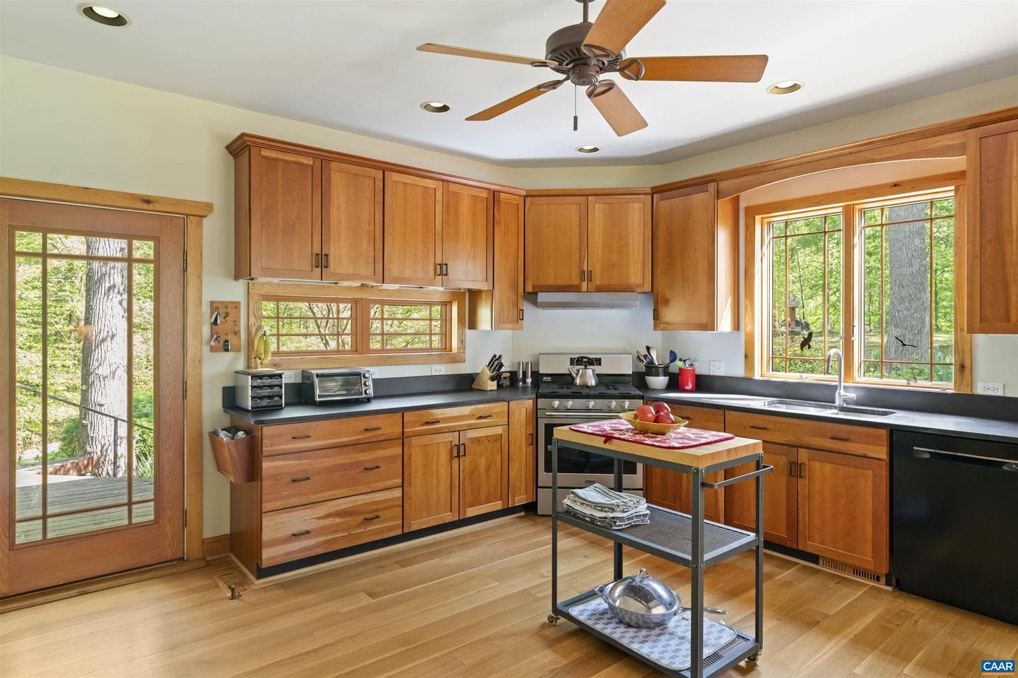 7530 Damon Rd photo 16