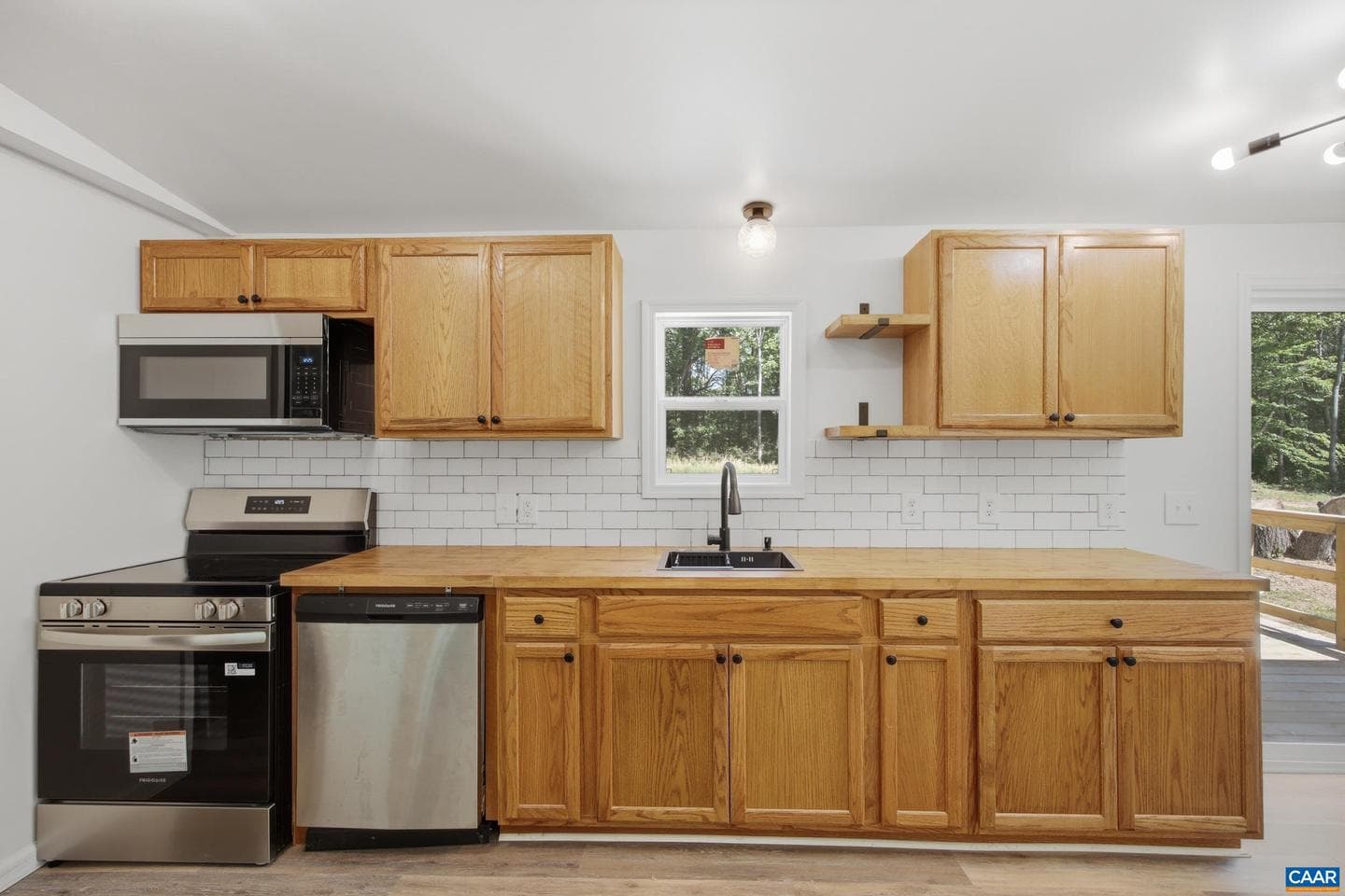 144 Alex Dr photo 13