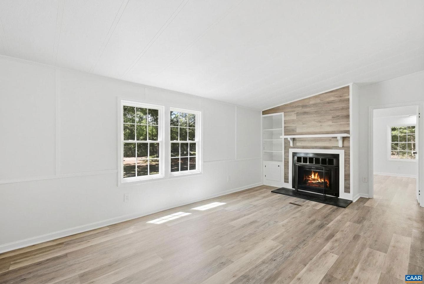 144 Alex Dr photo 4