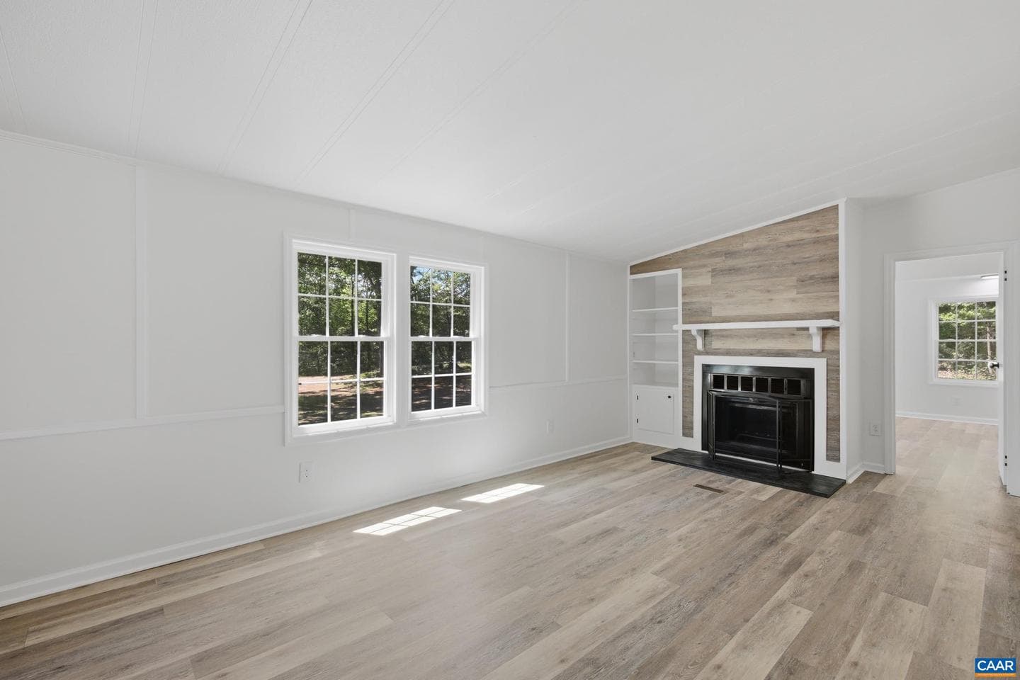 144 Alex Dr photo 5
