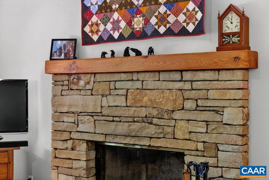 93 Honey Locust Ln photo 10