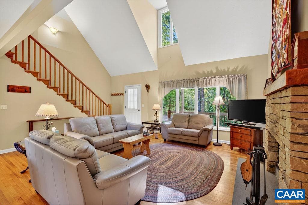 93 Honey Locust Ln photo 13