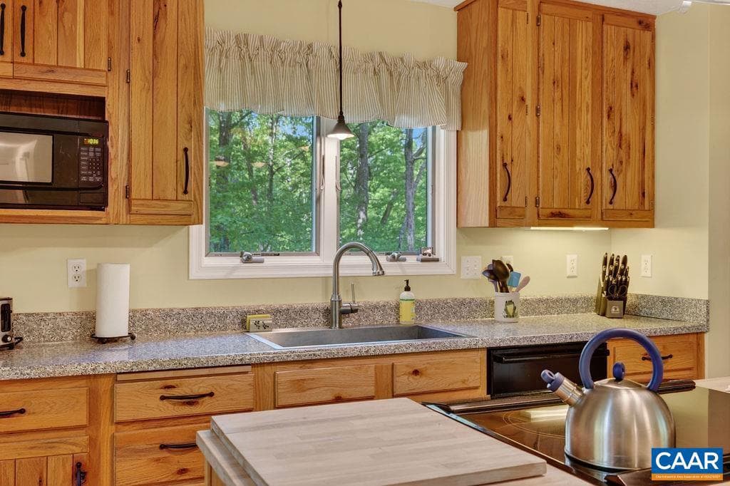 93 Honey Locust Ln photo 18