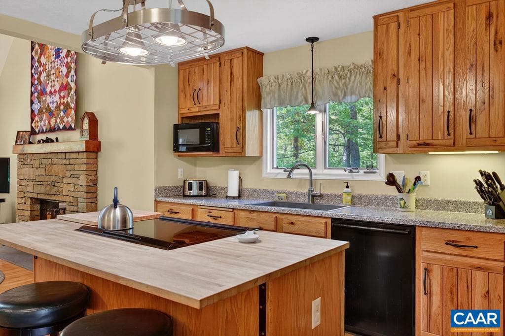 93 Honey Locust Ln photo 21