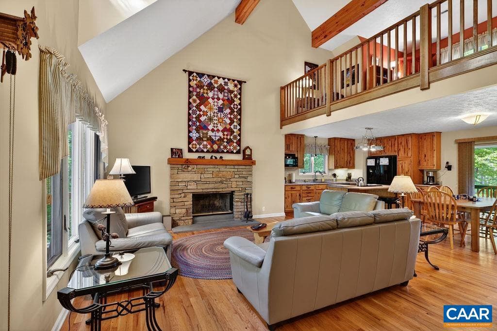 93 Honey Locust Ln photo 5