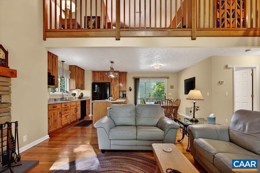 93 Honey Locust Ln photo 7