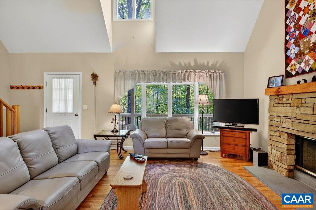 93 Honey Locust Ln photo 9