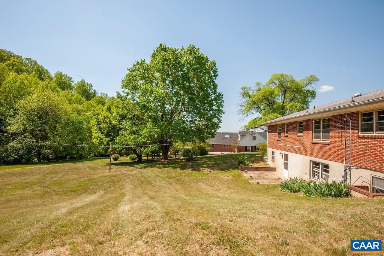 278 Ridge St photo 43