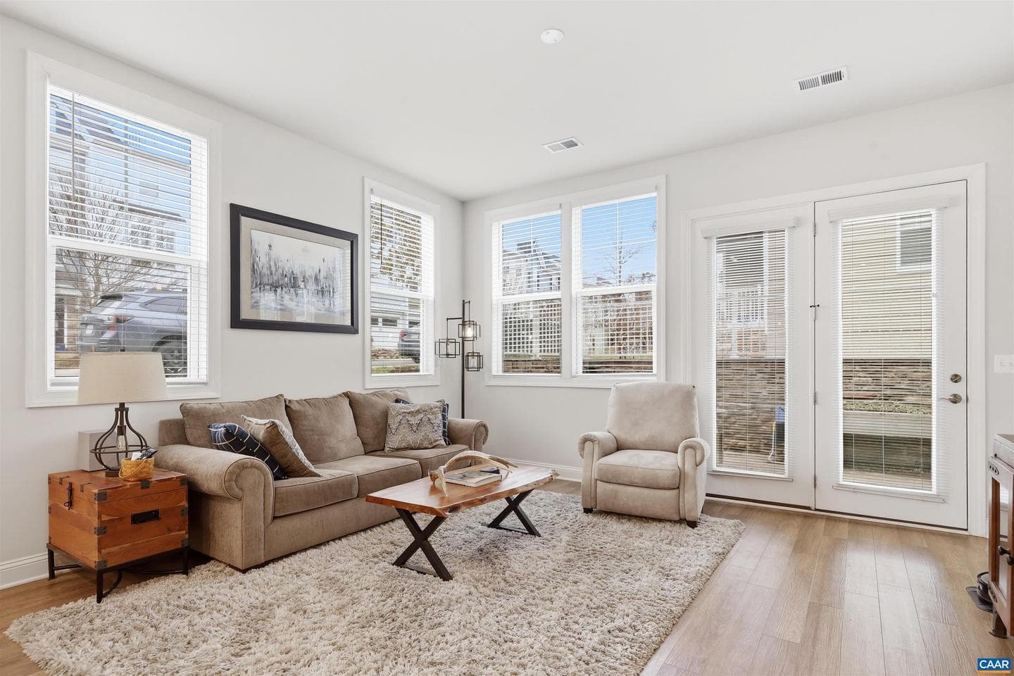 3649 Moffat St photo 6