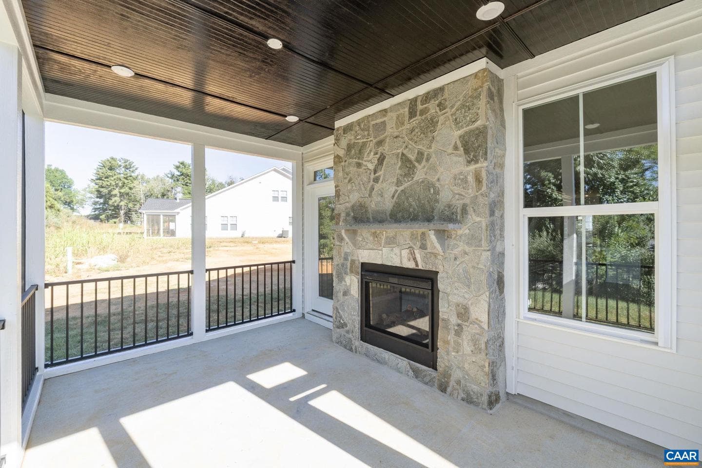 84 Springdale Rd photo 43