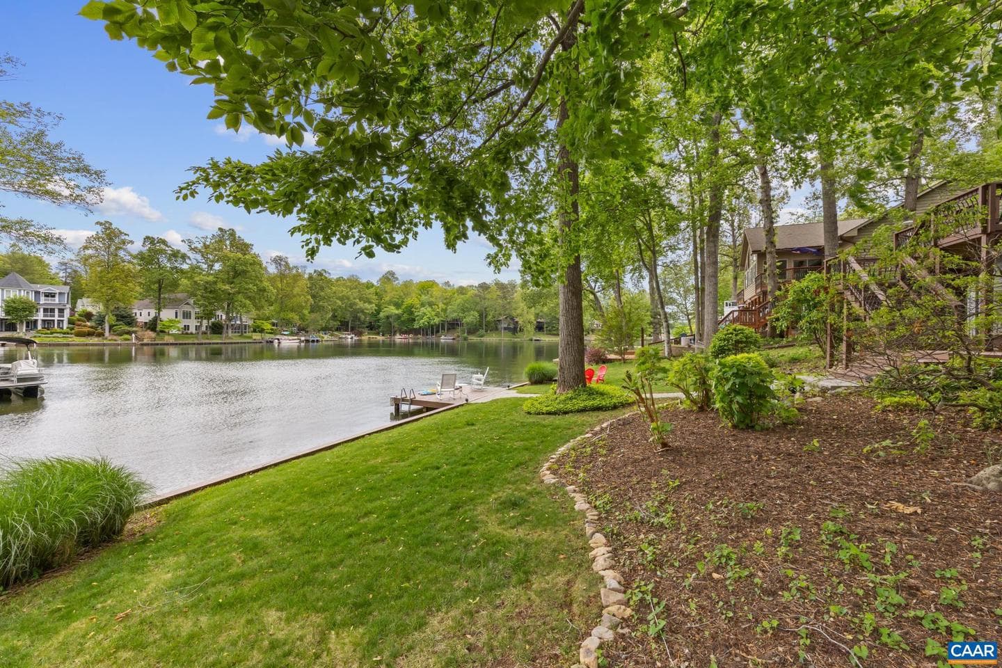 4 Lakeview Cir, Palmyra