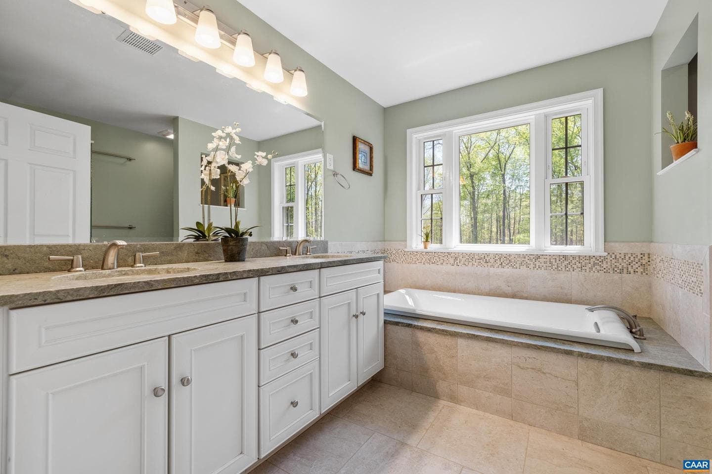 1070 Loving Rd photo 24