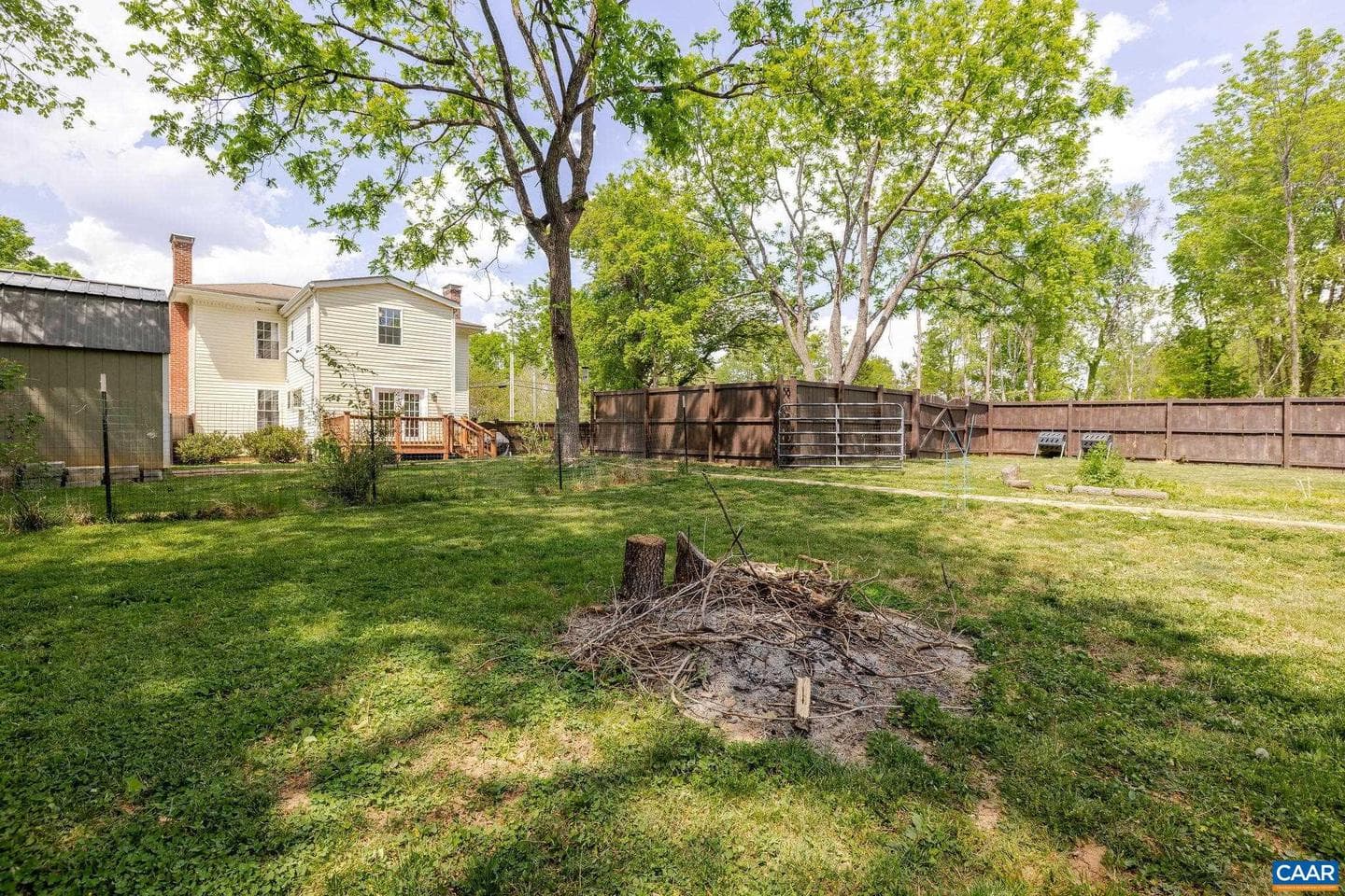 321 East St photo 62