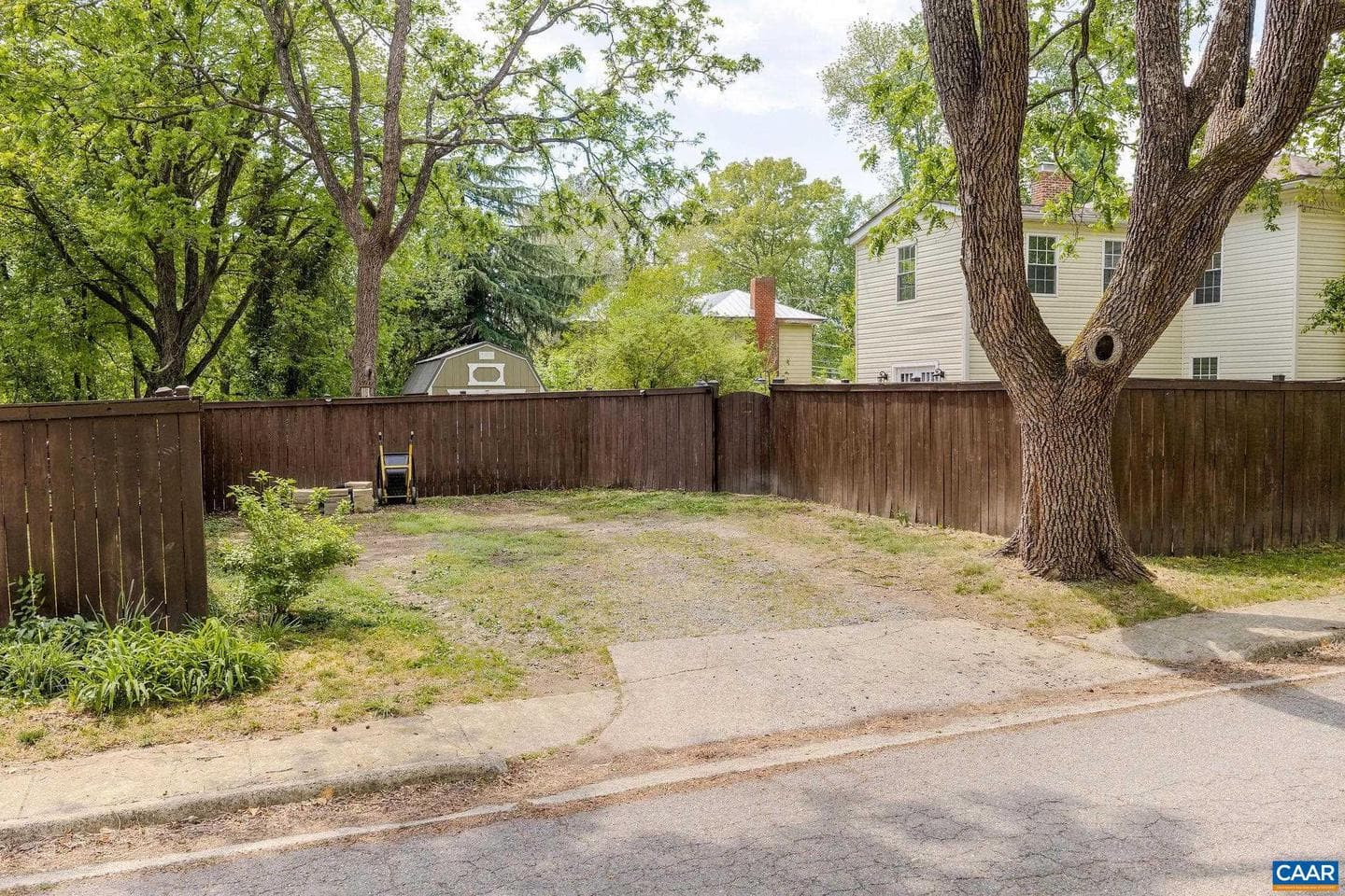 321 East St photo 64