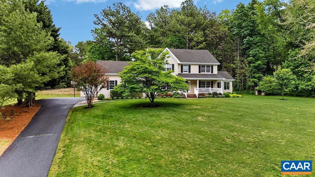 1300 West Leigh Dr photo 2