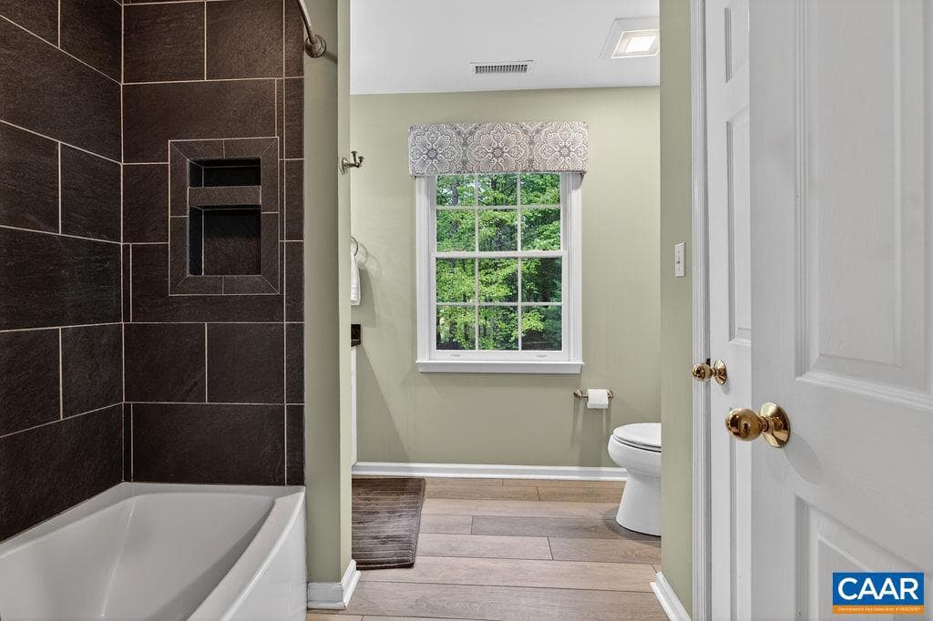 1300 West Leigh Dr photo 37